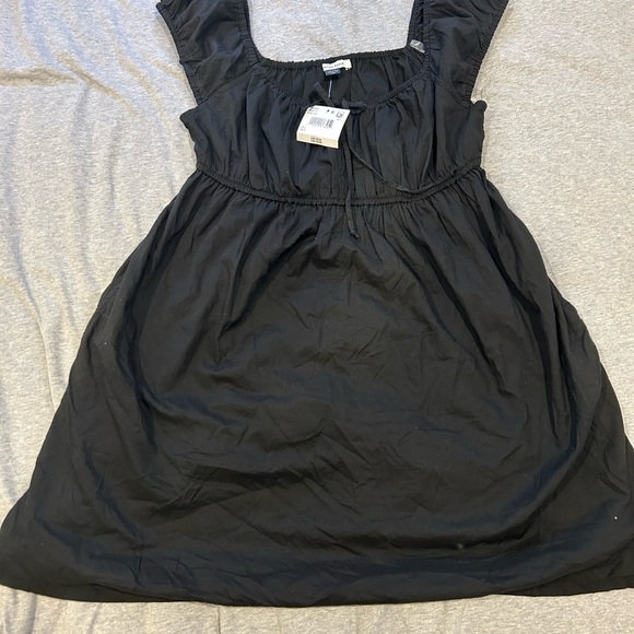 Black Sleeveless Dress - Picture 1 of 2